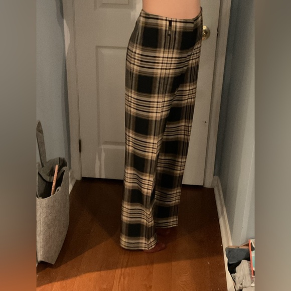 Women plaid pant is very good condition. Tristan (Canadian brand). - Picture 6 of 7